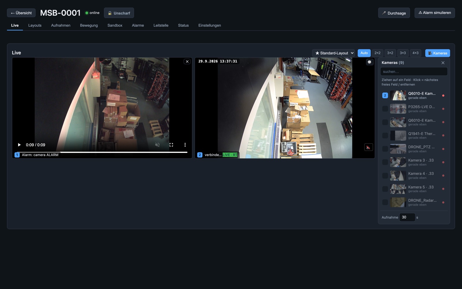 Alarmansicht mit Alarm-Clip links und Live-Bild rechts